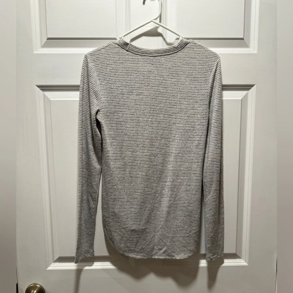 Banana Republic Sweater - Picture 3 of 7